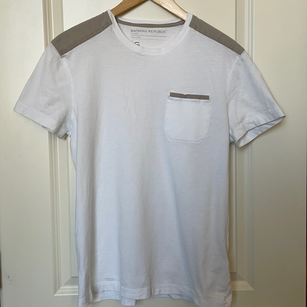 Banana Republic White and Taupe T-Shirt